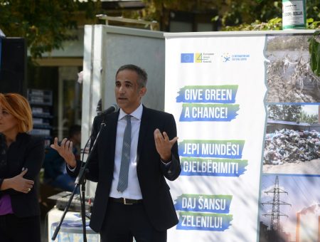 The ‘Awareness Tree’ revealed, an installation to raise awareness about environment protection