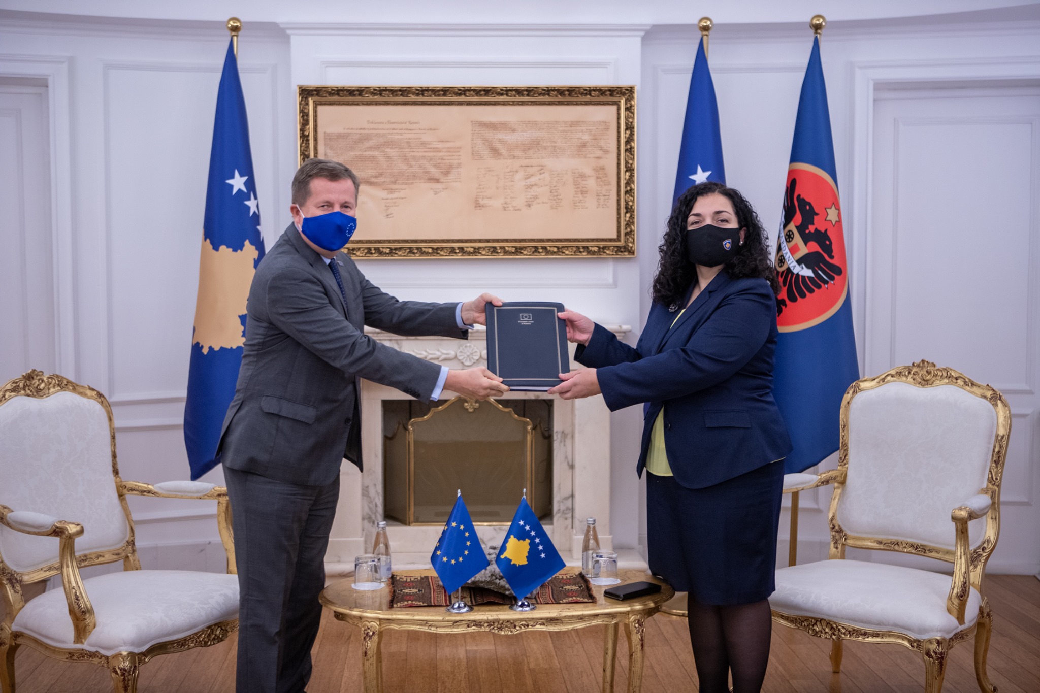 Ambassador Szunyog hands over 2021 Enlargement Package to Kosovo leaders