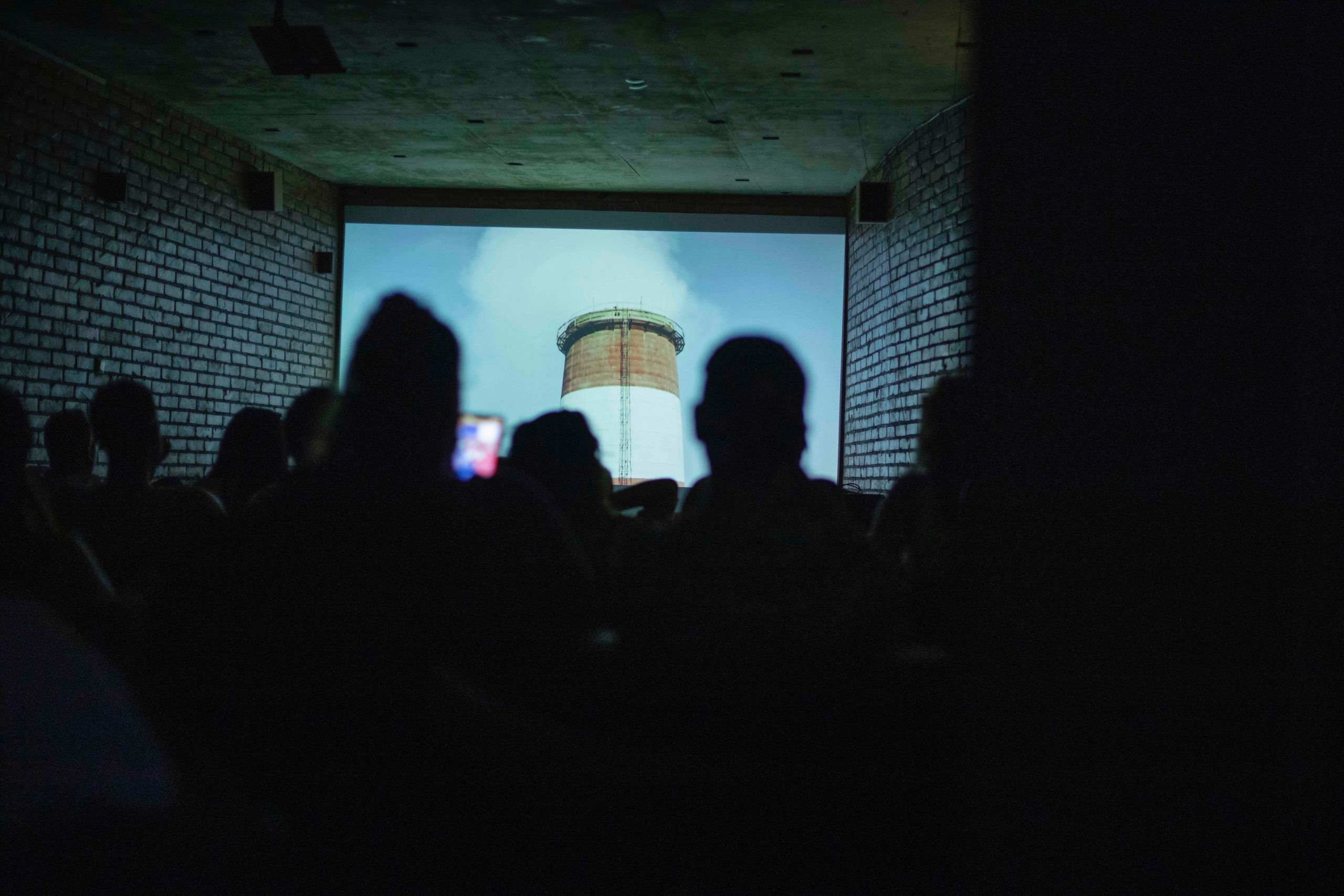 “How to survive” – Dokufest starts its 21st edition